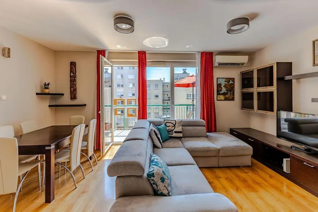 Bella Family Residence Budapest 0*,  Hungría